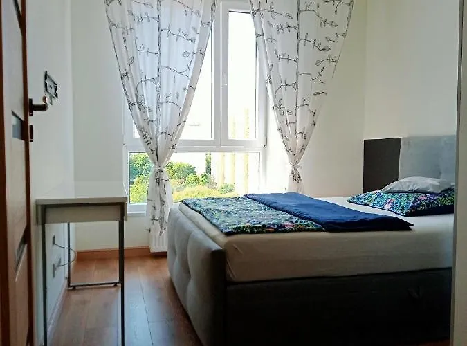 Aura Sky Ostrobramska Prestige Varşova