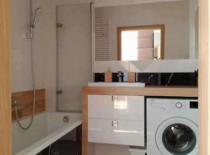 Aura Sky Ostrobramska Prestige * Varşova