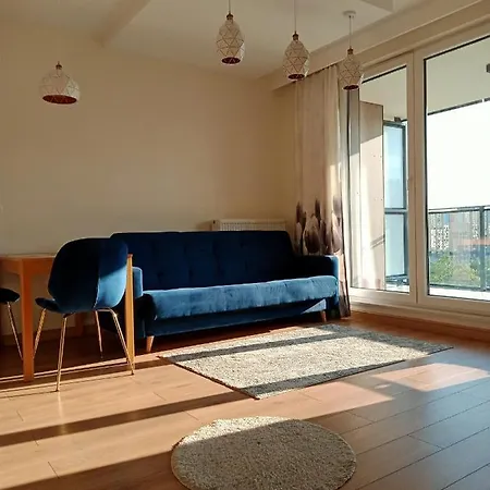 Aura Sky Ostrobramska Prestige דירה ורשה